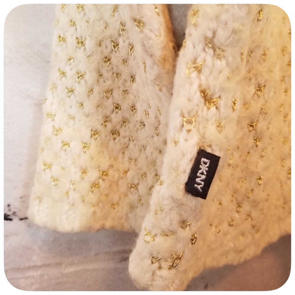 DKNY SWEATER
